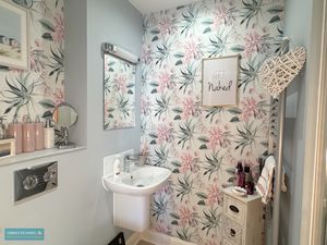 En-suite- click for photo gallery